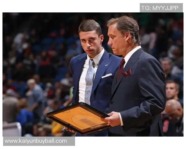 桑德斯50号秀表现惊艳15投8中砍下全场最高25分助球队获胜